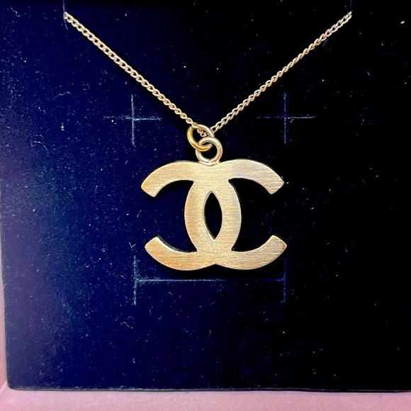 Beautiful Prelove Chanel Coco necklace - Picture 2 of 6
